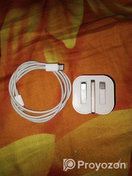 IPHONE original 20W charger