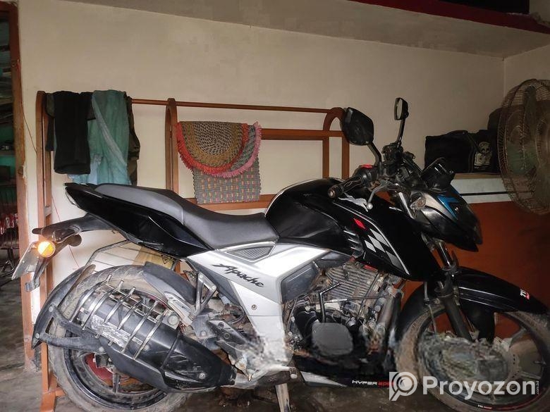 TVS Apache RTR 160 . 2022