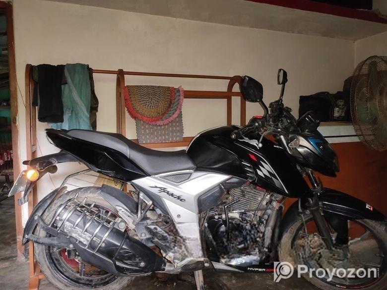 TVS Apache RTR 160 . 2022