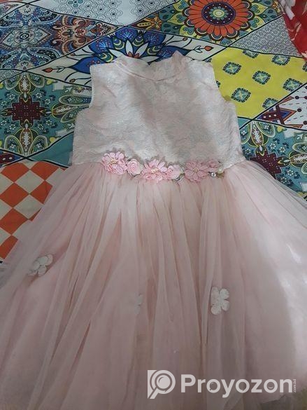 মেয়ে বাচ্চাদের Gown