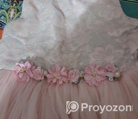 মেয়ে বাচ্চাদের Gown