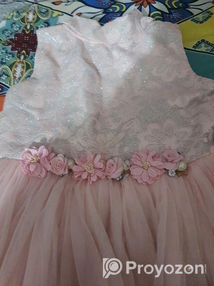 মেয়ে বাচ্চাদের Gown