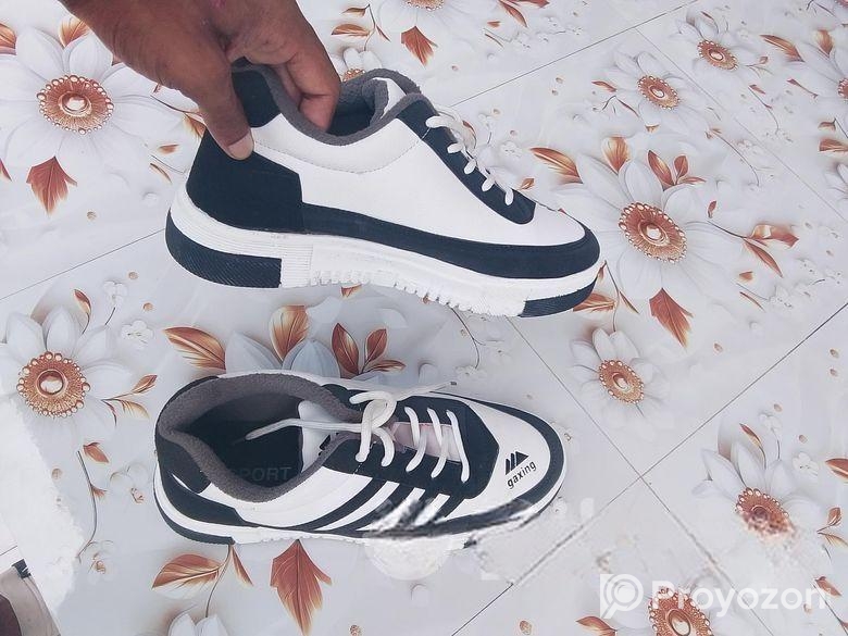 স্নেকার্স ইমারজেন্সি সেল