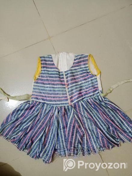 ছোট মেয়ে বাচ্ছার জামা বিক্রি হবে