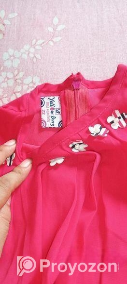 ২ বাছরের মেয়ে বাচ্চার স্কার্ট