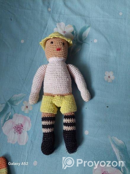 সুতা দিয়ে তৈরি পুতুল