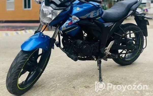 Suzuki Gixxer . 2020