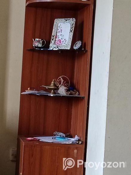 একটি কর্নার সেলফ