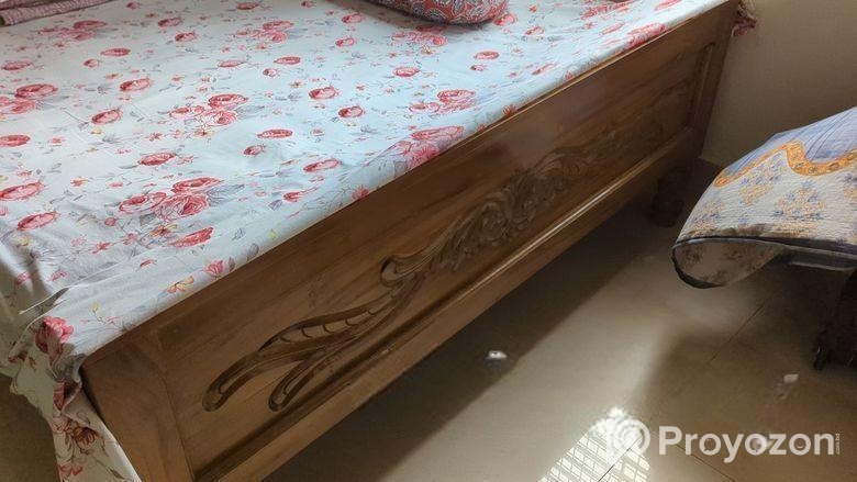 Urgent sell of a Double bed. wooden