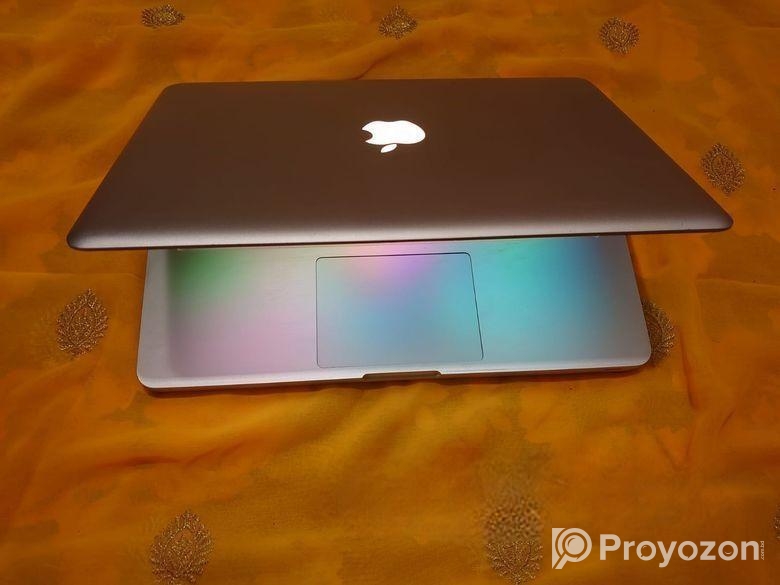 APPLE DUAL CORE 4GB/500GB 13.5 DISPLAY.4HR BATTERY