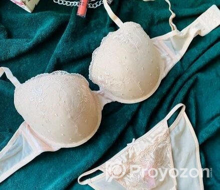 Bra-Panty set.