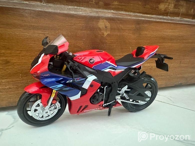 ১:১২ স্কেলের ডাইকাস্ট মোটরসাইকেল