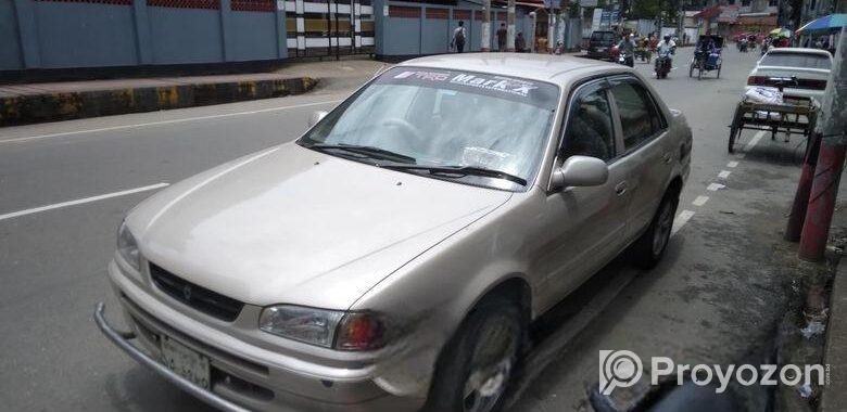Toyota Corolla . 1995