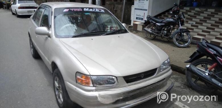 Toyota Corolla . 1995