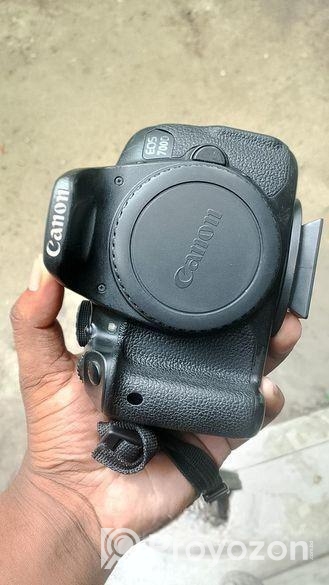 Cannon 700D with 75/300 Zoom Lens