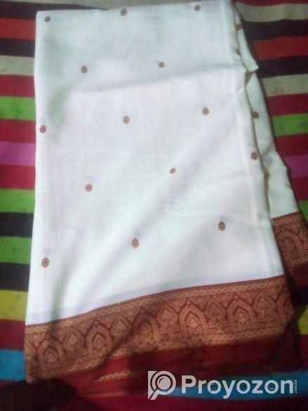 ৫ টা শাড়ী বিক্রি হবে