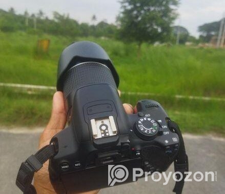 Canon EOS 700d