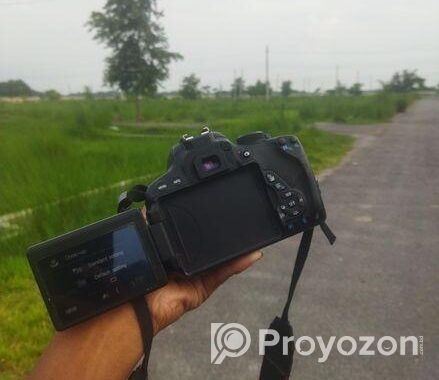 Canon EOS 700d