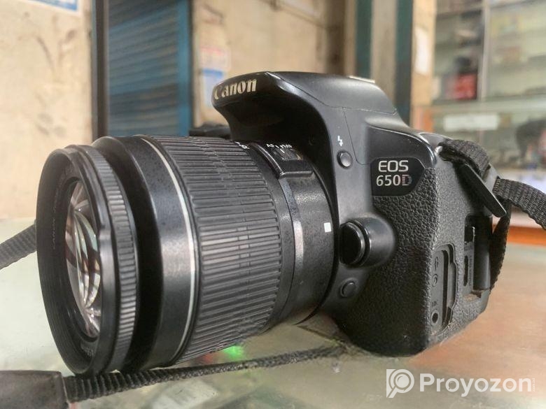 650D body+18-55mm kit lens.