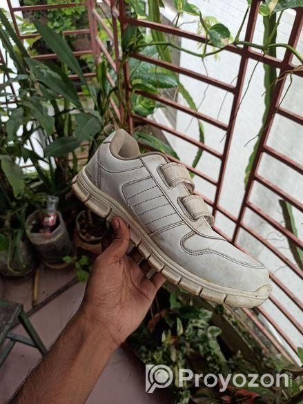 School Shoes Sell Hobe