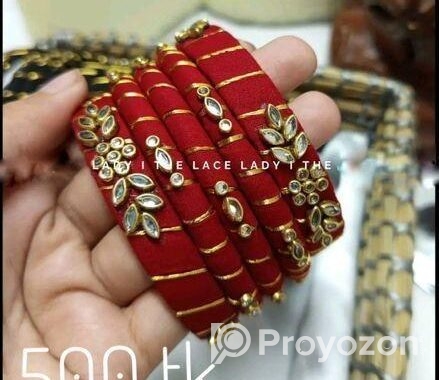 কুন্দনের রেসমি চুড়ি