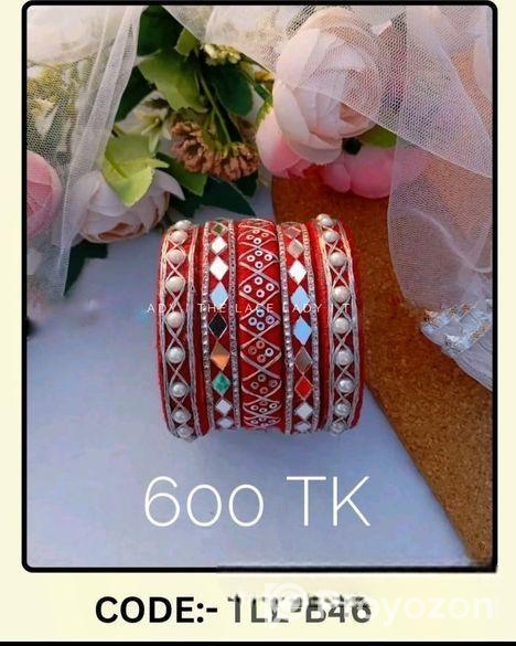 কুন্দনের রেসমি চুড়ি