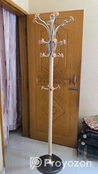 স্ট্যান্ড হেঙ্গার