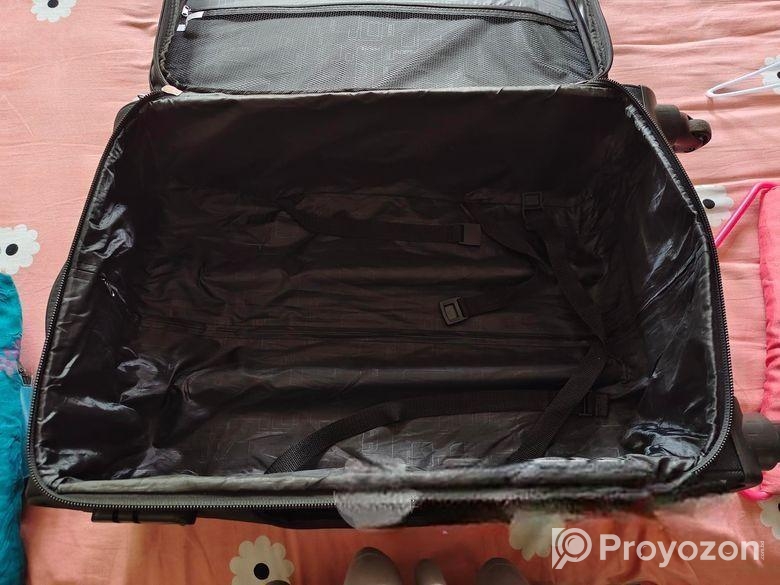 ট্রলি ব্যাগ বিক্রি হবে