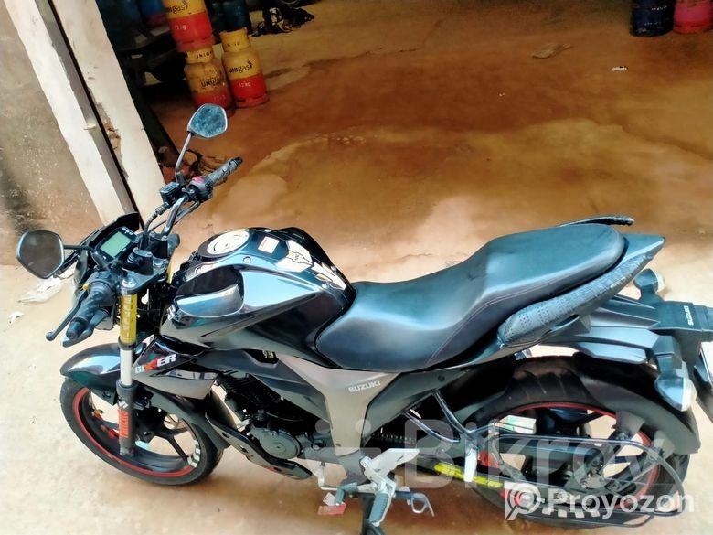 Suzuki Gixxer Monotone Black color 2023