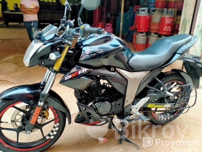 Suzuki Gixxer Monotone Black color 2023