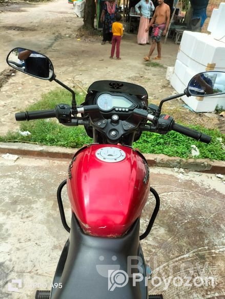 Bajaj Pulsar 150 2015