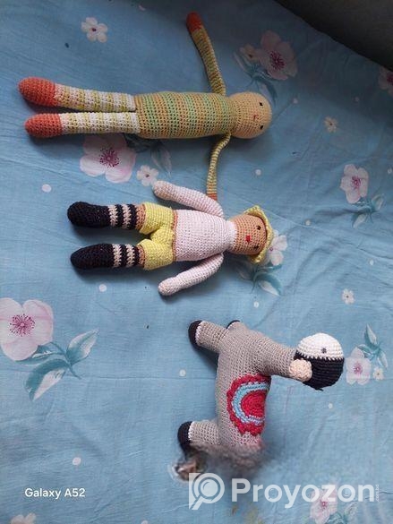 সুতা দিয়ে তৈরি পুতুল