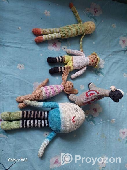 সুতা দিয়ে তৈরি পুতুল