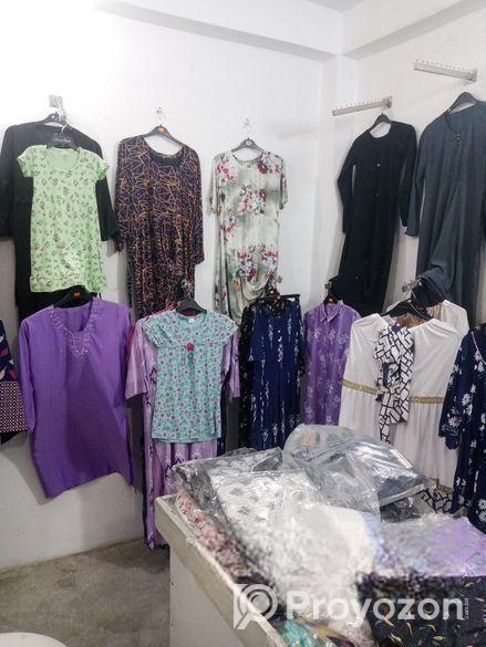 অতি অল্প দামে দোকানের সব মাল বিক্রি করবো