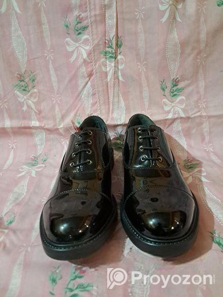 New Buck shine Leather shoes