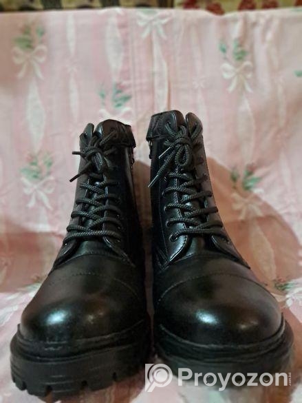 Venturni Biker/Chelsea Boots