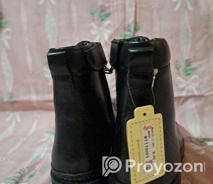 Venturni Biker/Chelsea Boots
