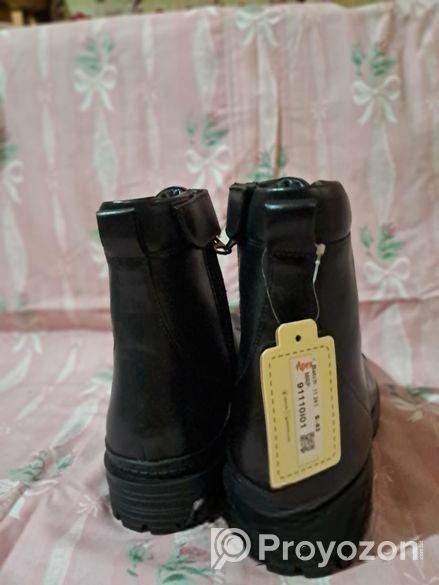 Venturni Biker/Chelsea Boots