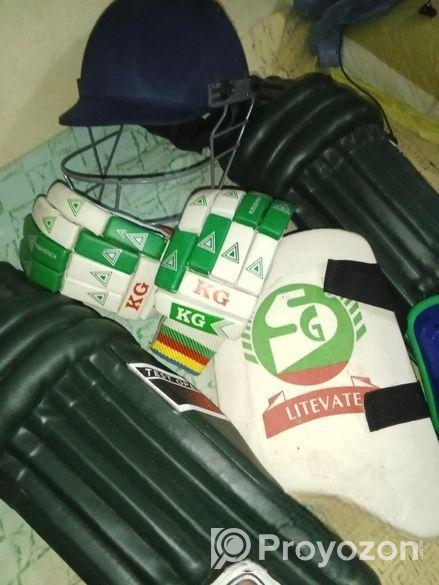 ব্যাট’ প্যাড হেলমেট সহ সব কিছু