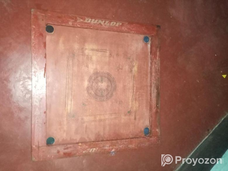 Carrom board
