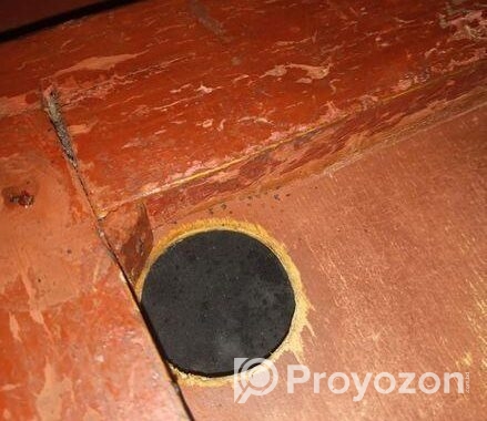 Carrom board
