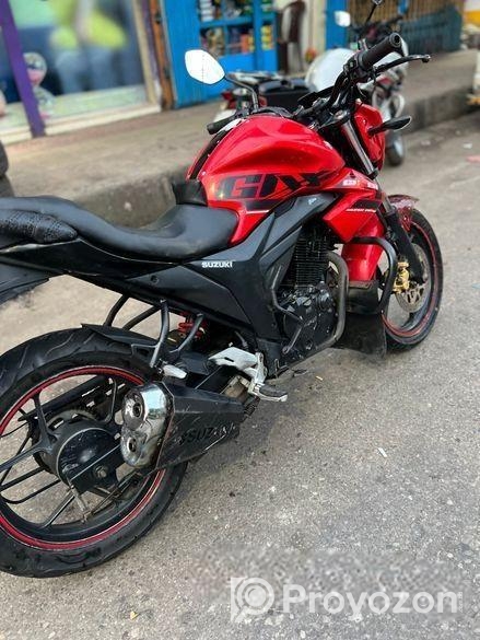 Suzuki Gixxer SD RED AND BLACK 2017