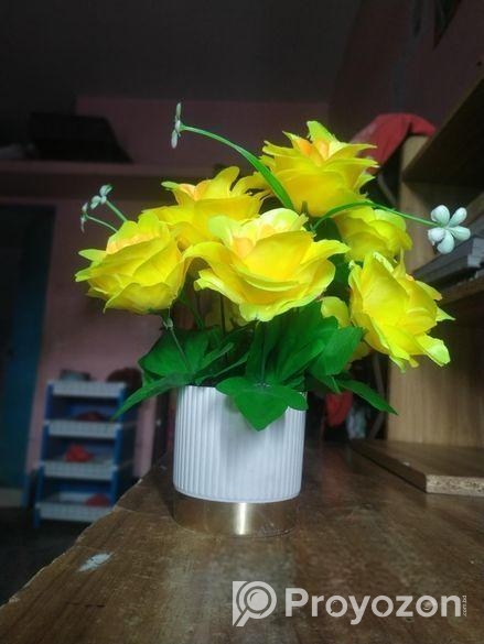 সুন্দর একটি ফুলের টপ