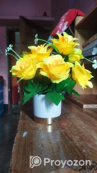 সুন্দর একটি ফুলের টপ