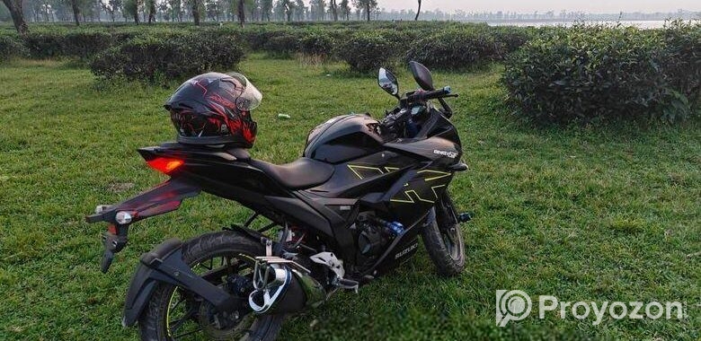 Suzuki Gixxer SF . 2023