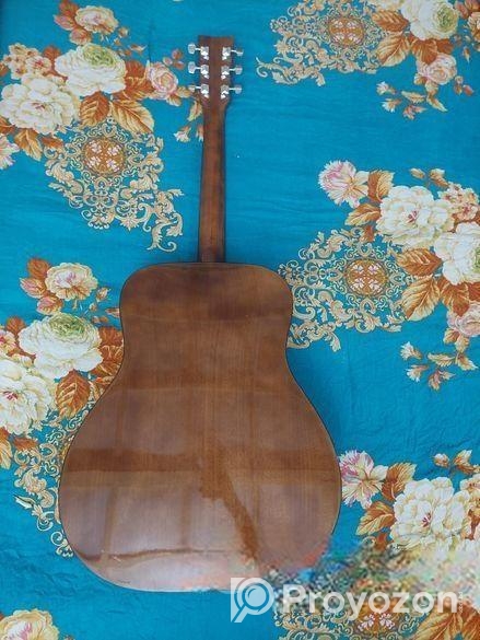 গিটার বিক্রি করা হবে