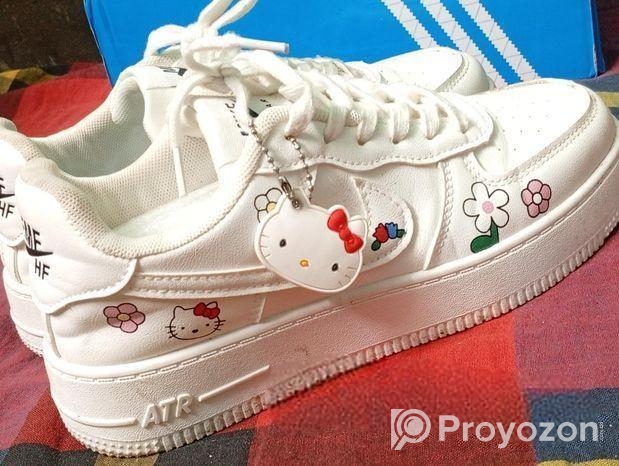 Ladies Shoe. reasonable price.