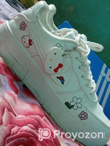 Ladies Shoe. reasonable price.