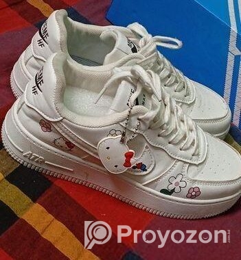 Ladies Shoe. reasonable price.