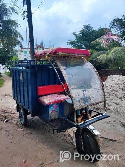 ৫ ব্যটারি চালিত অটো কাভার্ড ডেলিভারি ভ্যান